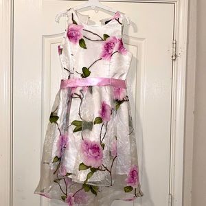 Zunie sleeveless white dress w/ organza overlay dress w/ Pink roses size 12